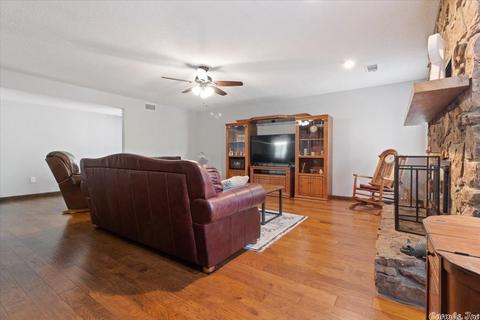 5538 Ridgeway Dr, Benton, AR 72019 photo 8