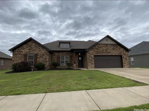 1740 Sylar Cir, Conway, AR 72034 photo 1
