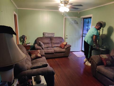 1907 Howard Dr, Pine Bluff, AR 71603 photo 2