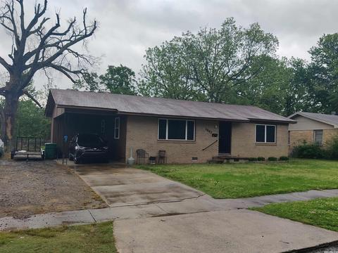 1907 Howard Dr, Pine Bluff, AR 71603 photo 1