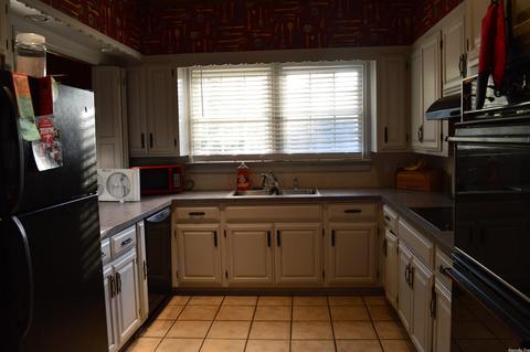 37 Longmeadow, Pine Bluff, AR 71603 photo 6