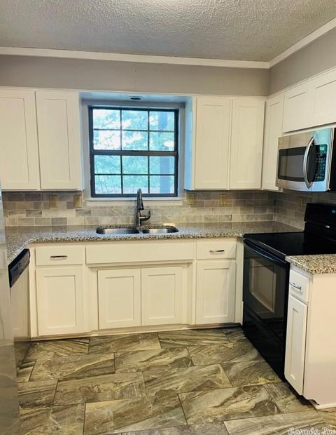 1405 Misty Dr, Benton, AR 72019 photo 4