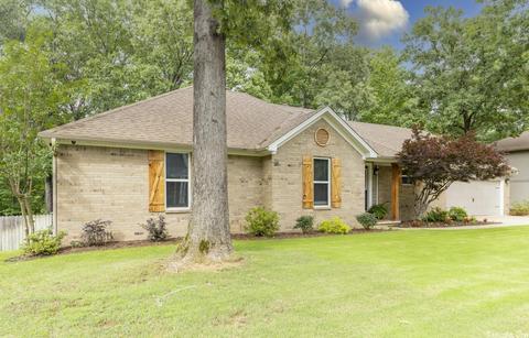 1302 River Oaks Dr, Benton, AR 72019 photo 2
