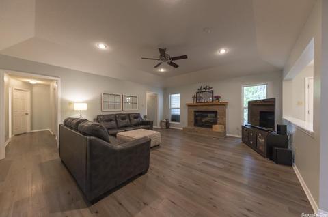 1302 River Oaks Dr, Benton, AR 72019 photo 5