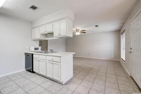 4530 Thompson St, Conway, AR 72034 photo 6