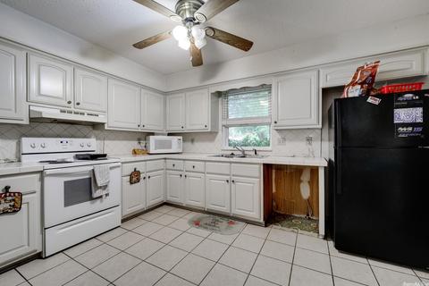 2109 West St, Conway, AR 72032 photo 9