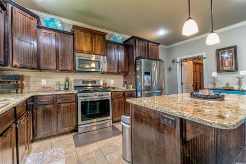 1300 Bobali Gdn, Conway, AR 72034 photo 2
