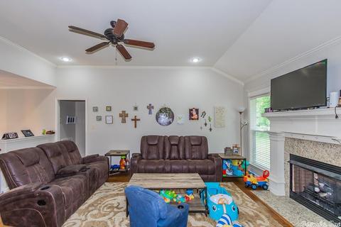 2937 Falcon Cir, Benton, AR 72015 photo 3