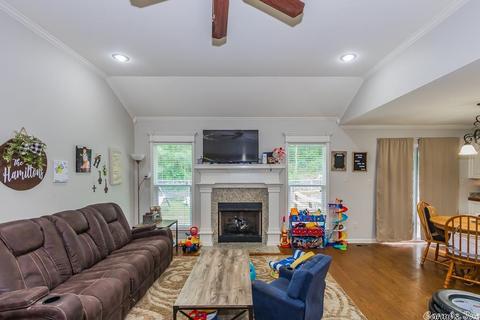 2937 Falcon Cir, Benton, AR 72015 photo 2