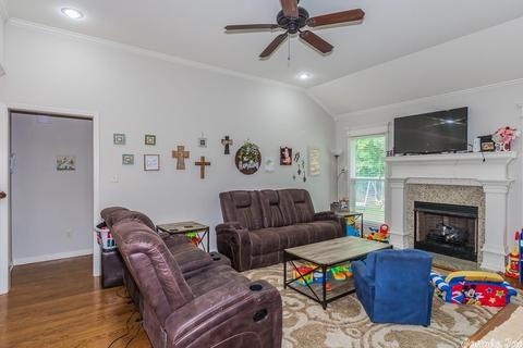 2937 Falcon Cir, Benton, AR 72015 photo 4