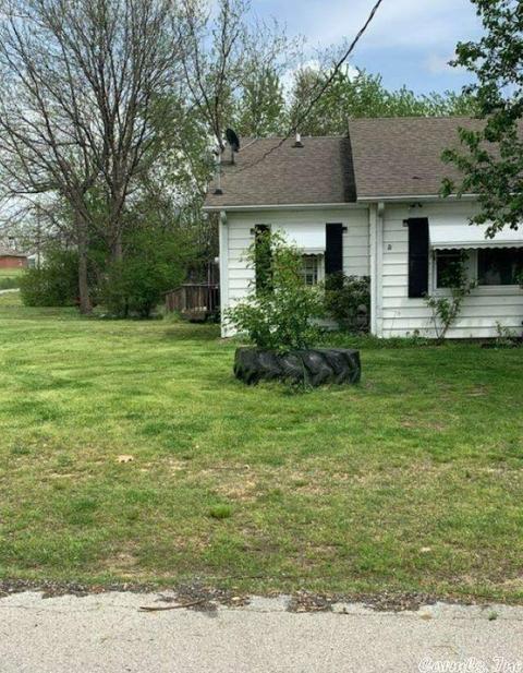 404 N 4th St, Marmaduke, AR 72443 photo 2