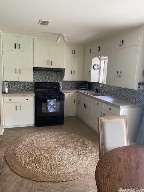 22 Dunbar, Conway, AR 72032 photo 7