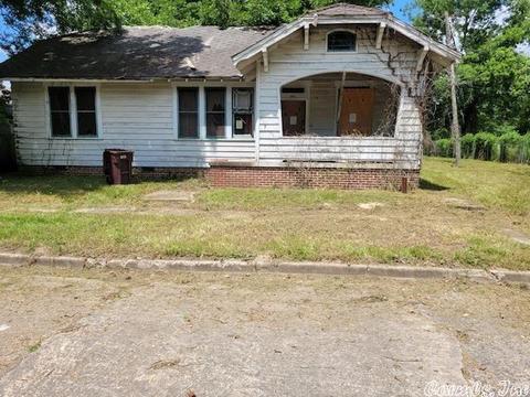 218 S Laurel St, Pine Bluff, AR 71601 photo 1