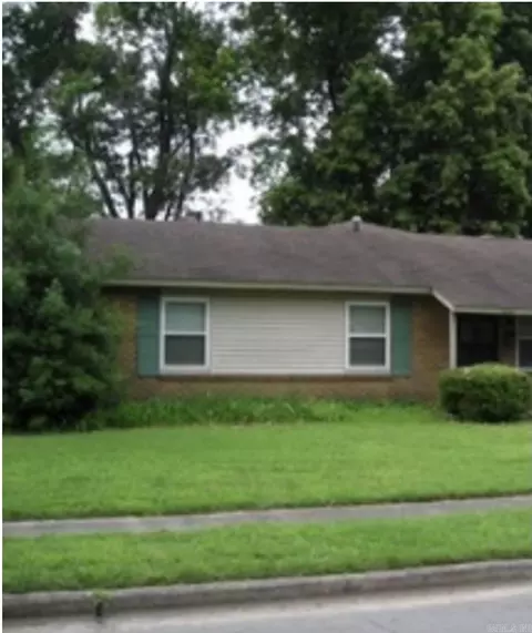 2812 Claremont Dr, Pine Bluff, AR 71601 photo 1