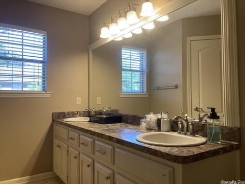 2845 Londonderry Ln, Conway, AR 72034 photo 7