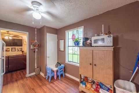 1306 W Maple St, Benton, AR 72015 photo 12