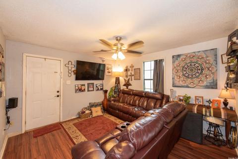 1306 W Maple St, Benton, AR 72015 photo 6