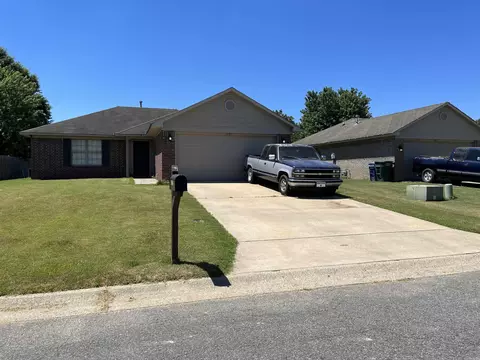 1725 Longfellow, Conway, AR 72034 photo 1