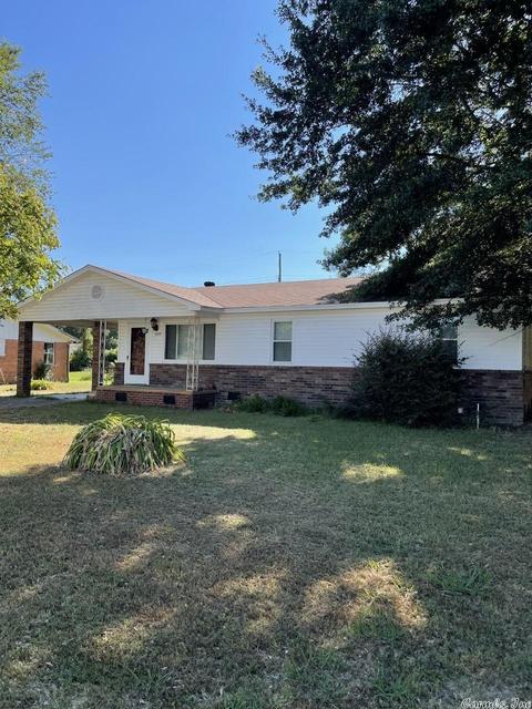 1109 N Holly, Beebe, AR 72012 photo 2