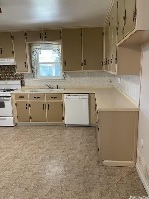 1109 N Holly, Beebe, AR 72012 photo 5
