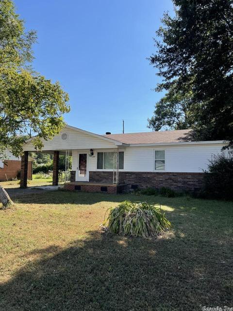 1109 N Holly, Beebe, AR 72012 photo 1