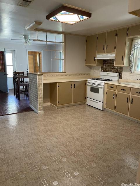 1109 N Holly, Beebe, AR 72012 photo 4
