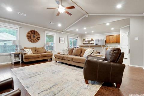 1102 Crossing Loop, Bryant, AR 72022 photo 4