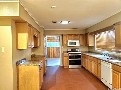 1804 W 31st Ave, Pine Bluff, AR 71603 photo 4