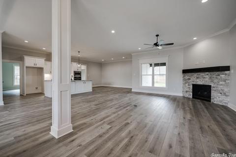 2312 Pleasant Cv, Conway, AR 72034 photo 3