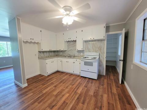 401 Avon Rd, De Queen, AR 71832 photo 4