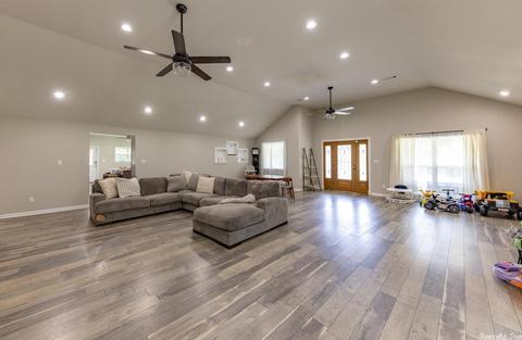1098 Graham, Benton, AR 72015 photo 9