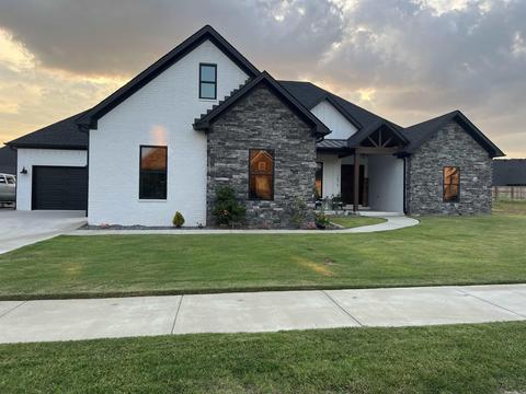 1675 Briley Dr, Conway, AR 72034 photo 1