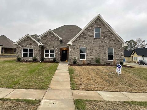 2104 Sable Oaks Cir, Bryant, AR 72022 photo 1