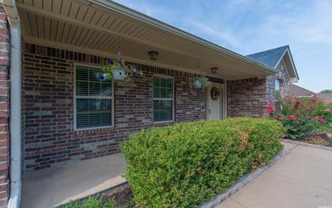 2004 Henry Ave, Bryant, AR 72022 photo 3
