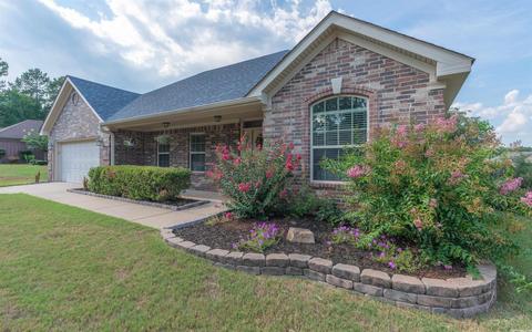 2004 Henry Ave, Bryant, AR 72022 photo 1