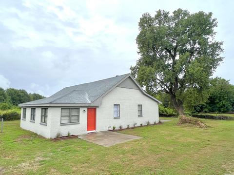 704 Grider Field Ladd Rd, Pine Bluff, AR 71601 photo 1