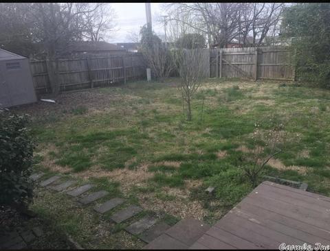 422 A B Monroe St, Conway, AR 72032 photo 2