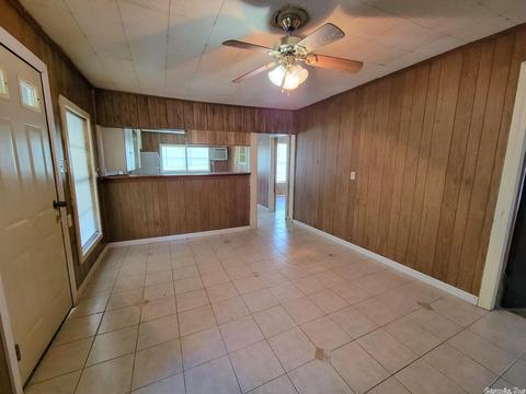 419 S Eighth St, De Queen, AR 71832 photo 3