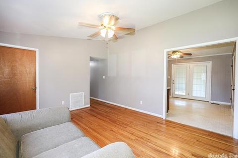 2519 N Lakeview, Benton, AR 72015 photo 10
