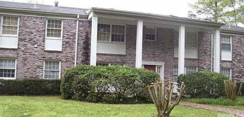 2400 Pine Hill Dr, Pine Bluff, AR 71603 photo 1