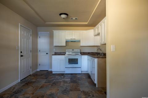 1007 Patterson St, Trumann, AR 72472 photo 2