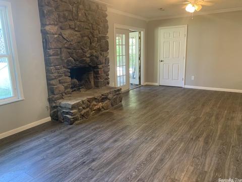 1910 Doris Dr, Benton, AR 72015 photo 2