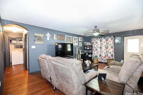516 Marion St, Benton, AR 72015 photo 4
