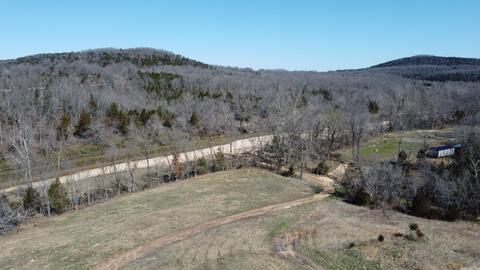 505 Meadow Creek Dr, Harrison, AR 72601 photo 3