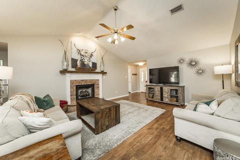 185 Peach St, Conway, AR 72034 photo 6