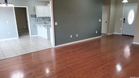 1695 Hosta, Conway, AR 72034 photo 3