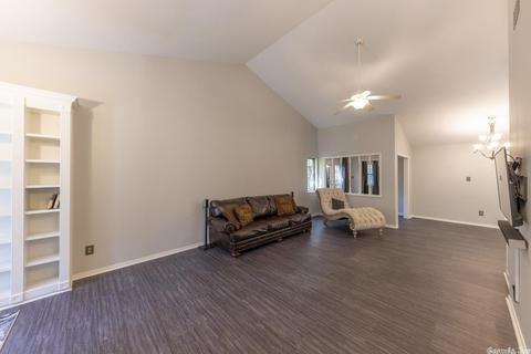 607 Ruth Dr, Bryant, AR 72022 photo 4