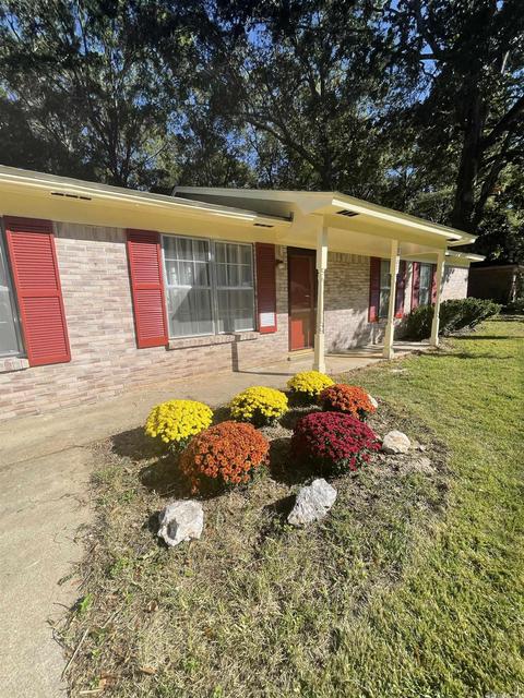 2207 Crestwood Dr, Pine Bluff, AR 71603 photo 1