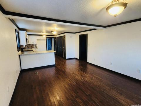 108 N Fourth St, Benton, AR 72015 photo 3