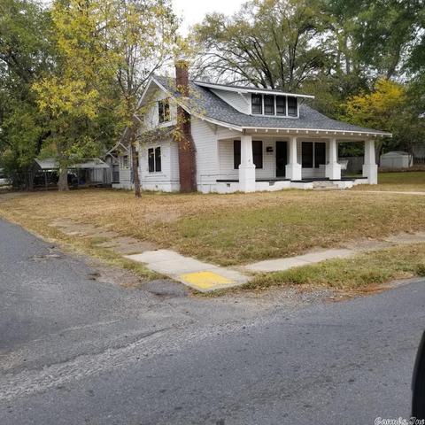 1004 Pine Bluff St, Malvern, AR 72104 photo 1